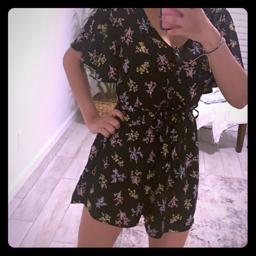 Floral romper (never worn)